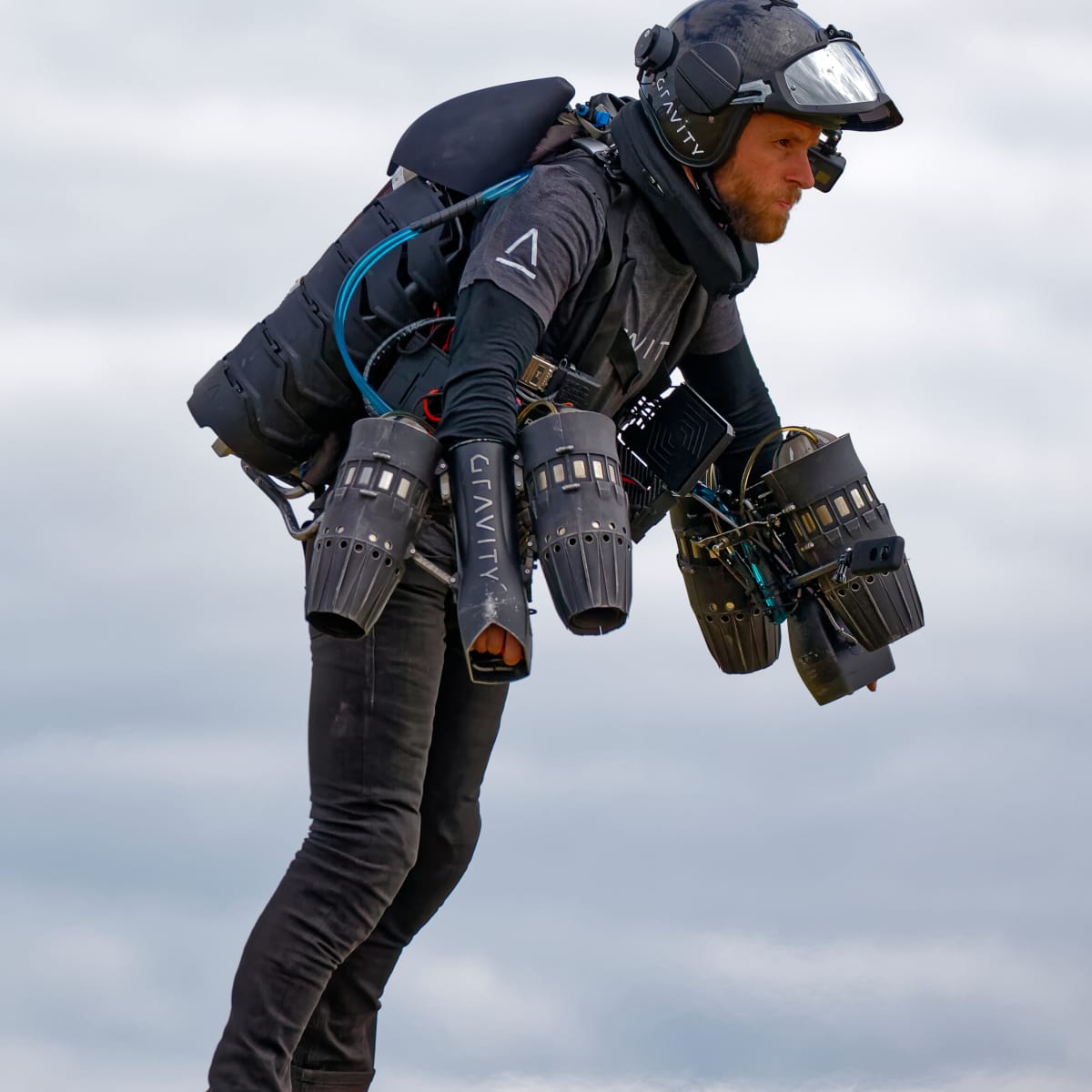 Amateurs are flying real-life jetpacks now, nbd - Video - CNET